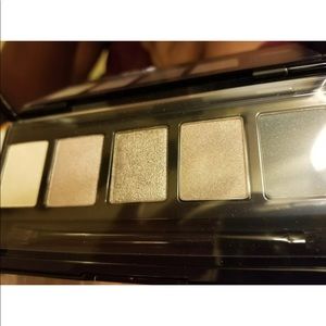 Victorias’s Secret deluxe palette Limited edition